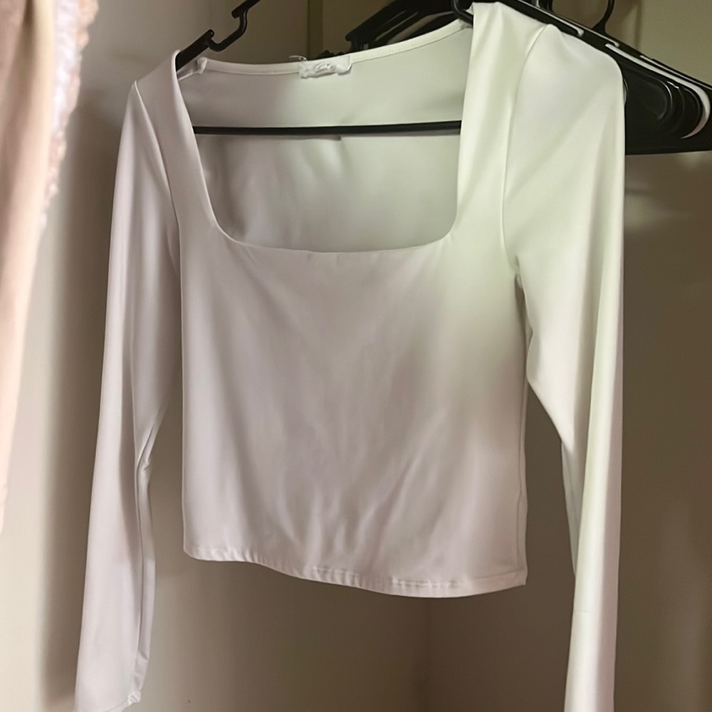 size small cropped long sleeve